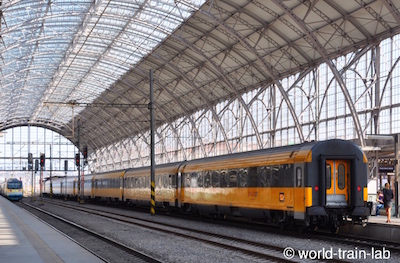 プラハ中央駅にて
