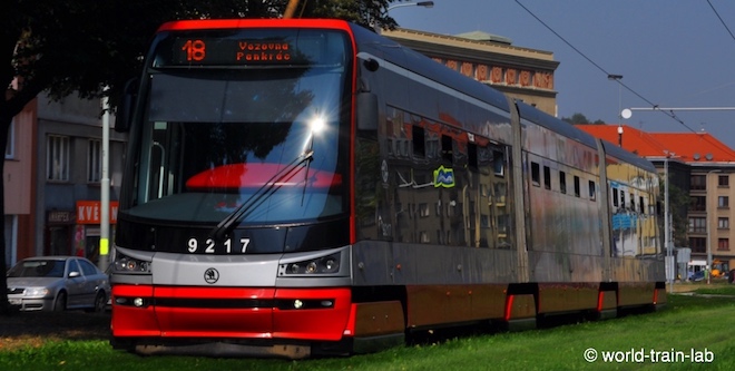 プラハ市内を走行するトラム