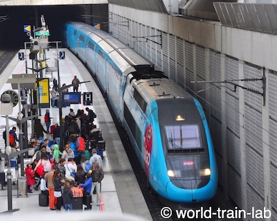 パリCDG空港にて