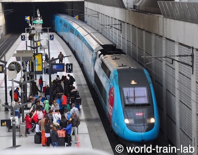 パリCDG空港にて