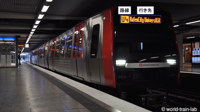 電車の行き先案内板