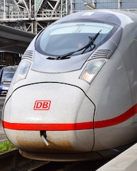 ミュンヘン駅で発車を待つ パリ行きTGV