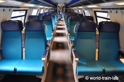 2等席 (2階建て)